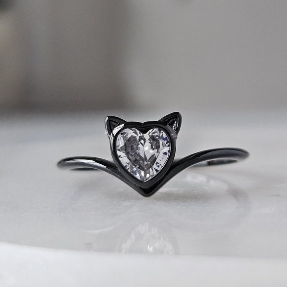 Black Cat Heart Ring, size 7 Charmed Aroma - Picture 3 of 7